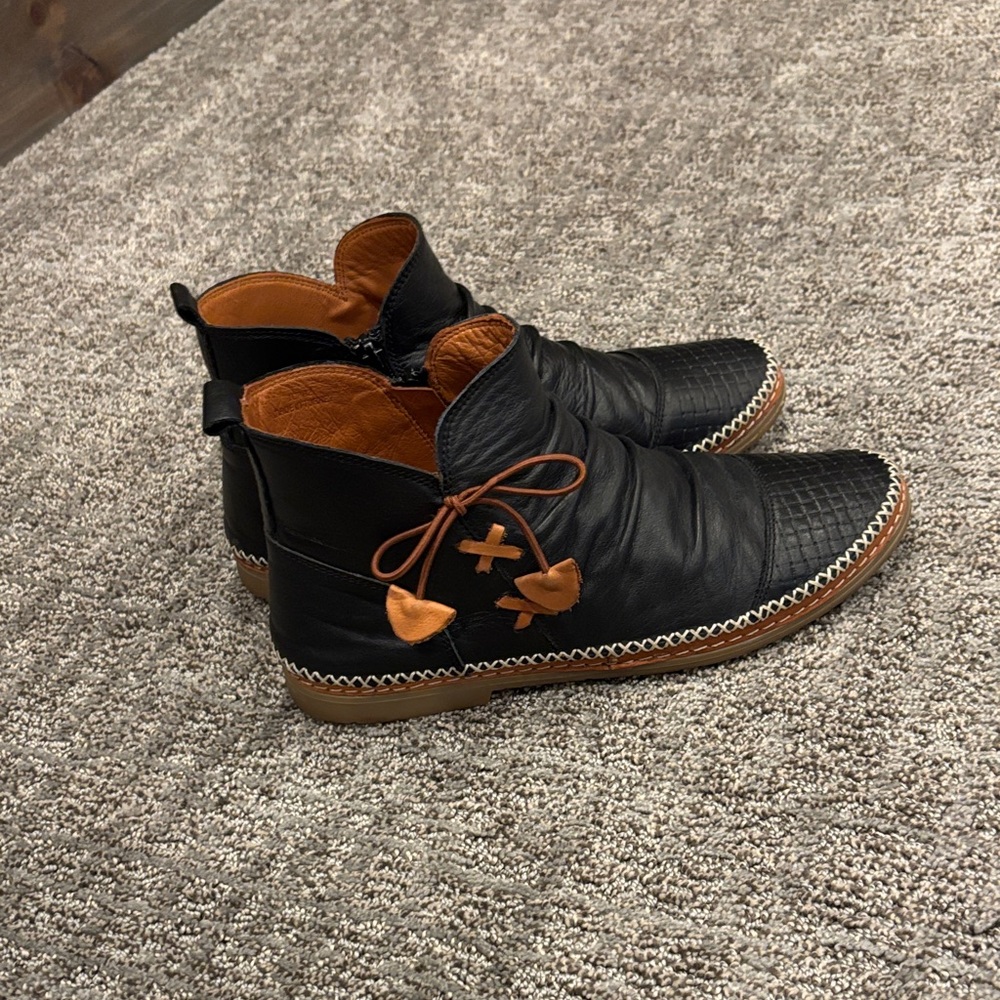 Biza womens black genuine leather ankle boos with brown accents